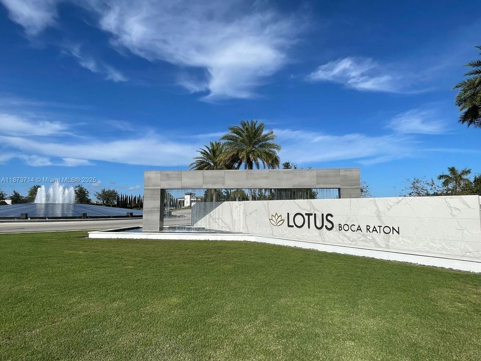 出租: $9,600 (4 贝兹, 3 浴室, 2318 平方英尺)