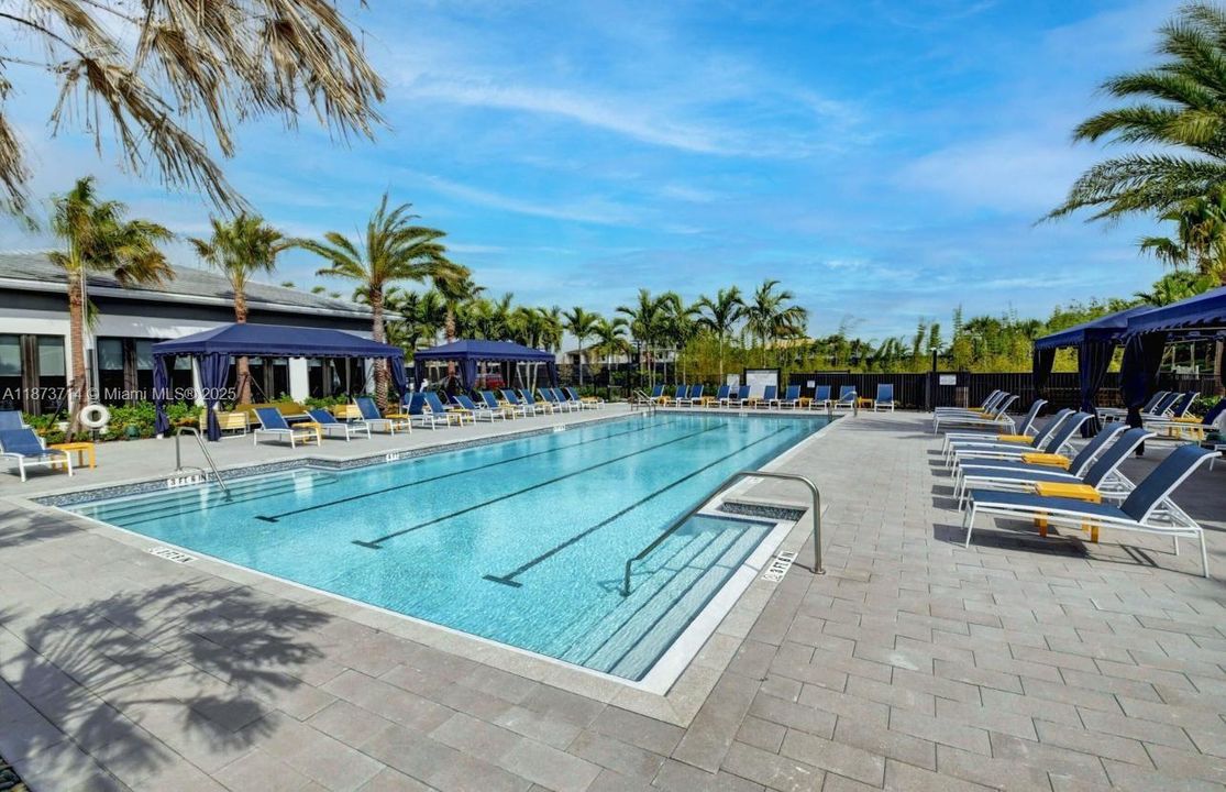 出租: $9,600 (4 贝兹, 3 浴室, 2318 平方英尺)