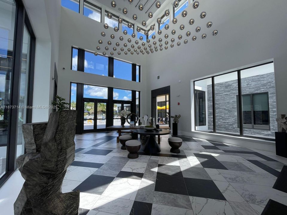 出租: $9,600 (4 贝兹, 3 浴室, 2318 平方英尺)