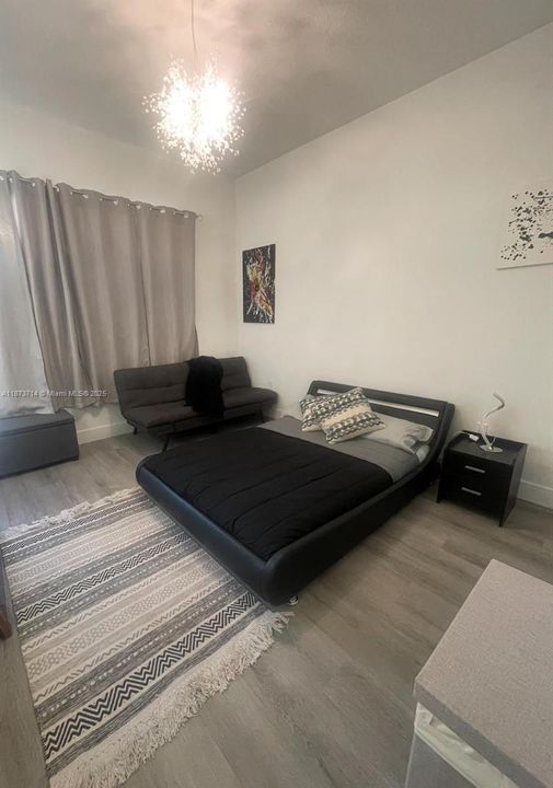 出租: $9,600 (4 贝兹, 3 浴室, 2318 平方英尺)