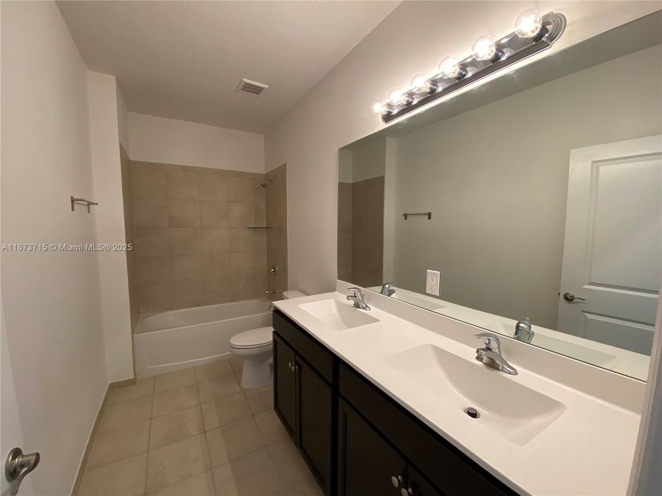 Active With Contract: $3,399 (4 beds, 3 baths, 2228 Square Feet)