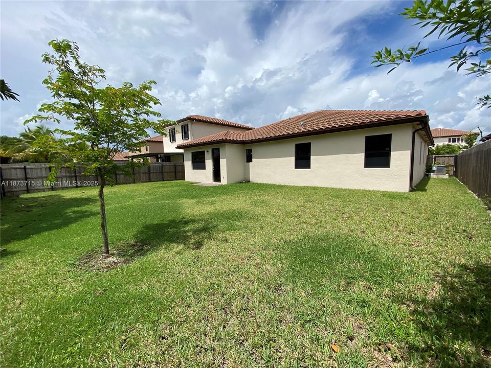 Active With Contract: $3,399 (4 beds, 3 baths, 2228 Square Feet)