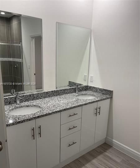 For Rent: $2,300 (3 beds, 2 baths, 1731 Square Feet)