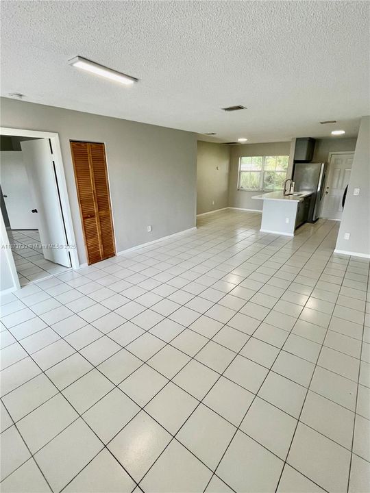 For Sale: $479,900 (3 beds, 2 baths, 1148 Square Feet)