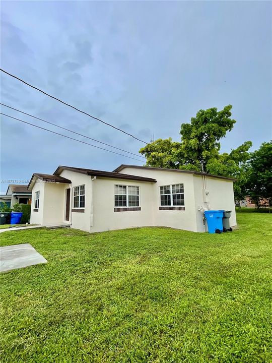 For Sale: $479,900 (3 beds, 2 baths, 1148 Square Feet)