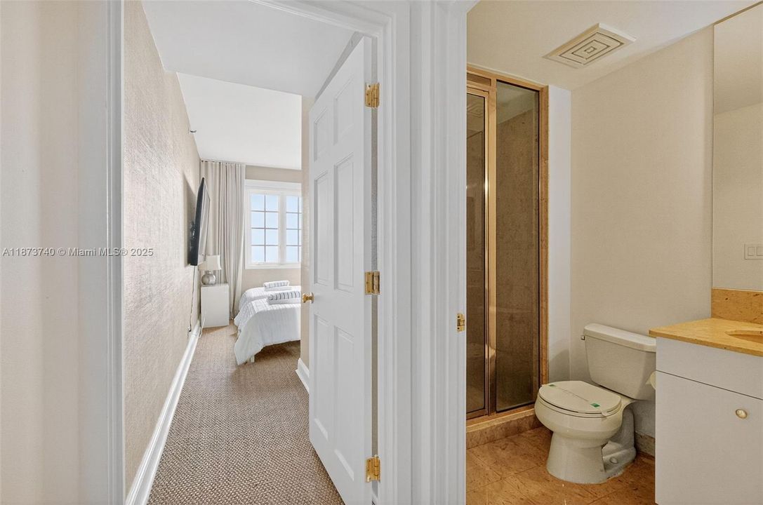 待售: $2,300,000 (2 贝兹, 2 浴室, 1429 平方英尺)