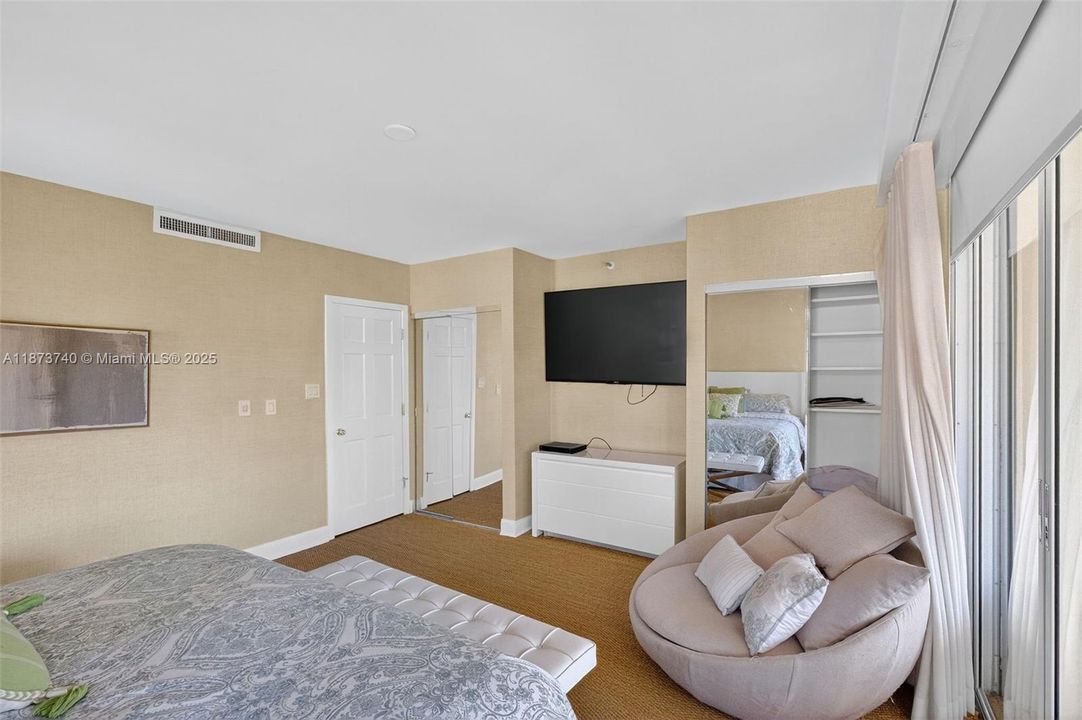 待售: $2,300,000 (2 贝兹, 2 浴室, 1429 平方英尺)