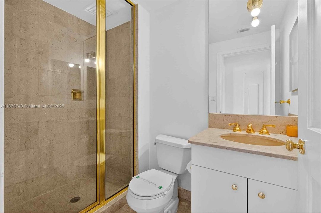 待售: $2,300,000 (2 贝兹, 2 浴室, 1429 平方英尺)