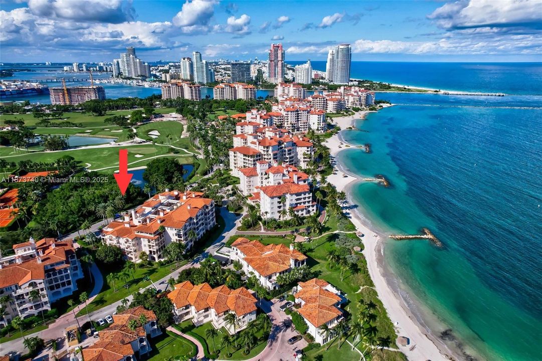 待售: $2,300,000 (2 贝兹, 2 浴室, 1429 平方英尺)