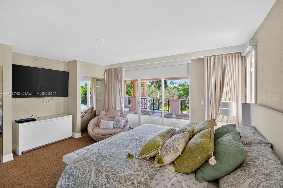 待售: $2,300,000 (2 贝兹, 2 浴室, 1429 平方英尺)