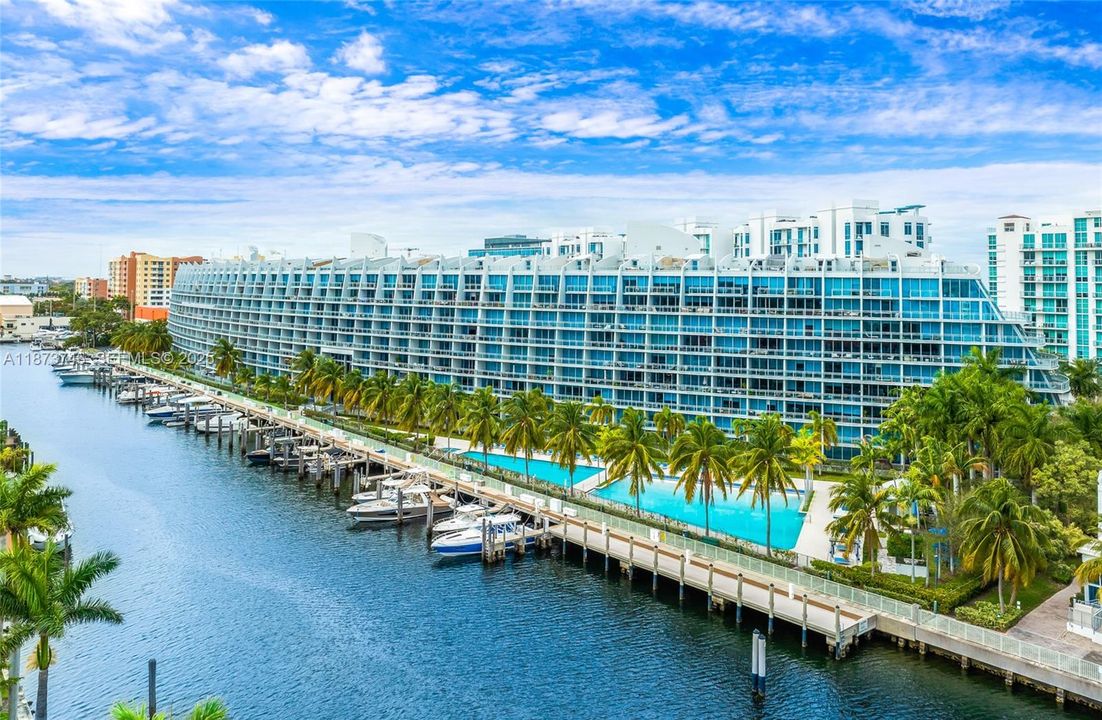 For Sale: $799,000 (2 beds, 3 baths, 1552 Square Feet)