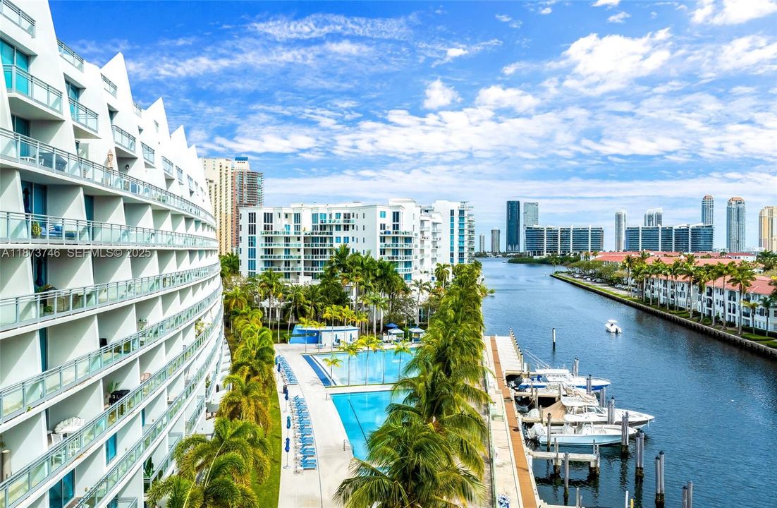 For Sale: $799,000 (2 beds, 3 baths, 1552 Square Feet)