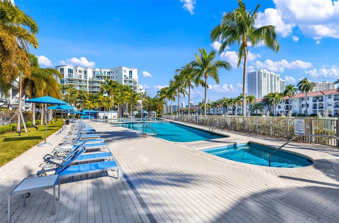 For Sale: $799,000 (2 beds, 3 baths, 1552 Square Feet)