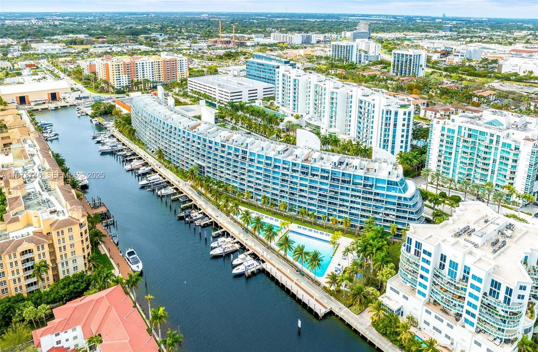 For Sale: $799,000 (2 beds, 3 baths, 1552 Square Feet)