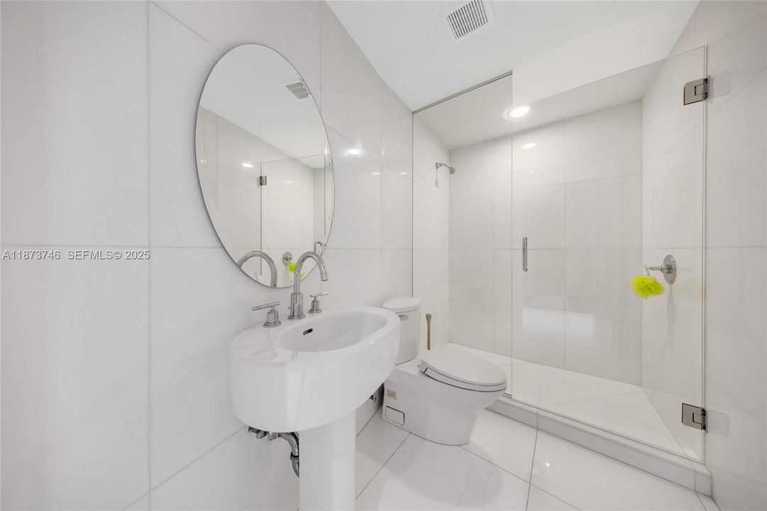 For Sale: $799,000 (2 beds, 3 baths, 1552 Square Feet)