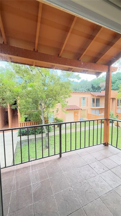 待售: $300,000 (2 贝兹, 2 浴室, 918 平方英尺)