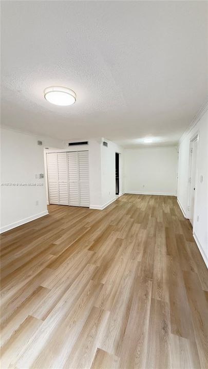 待售: $300,000 (2 贝兹, 2 浴室, 918 平方英尺)