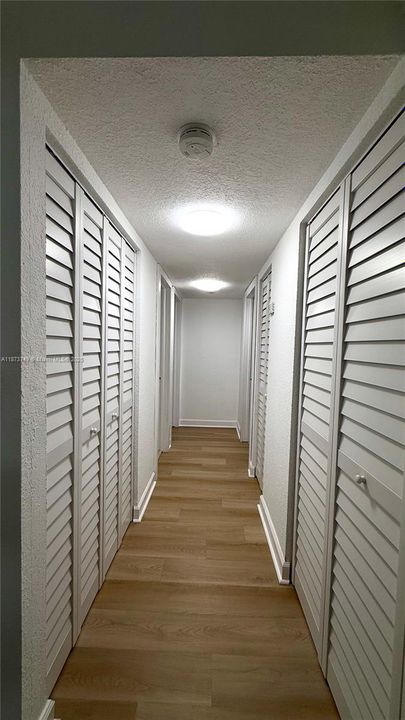 待售: $300,000 (2 贝兹, 2 浴室, 918 平方英尺)