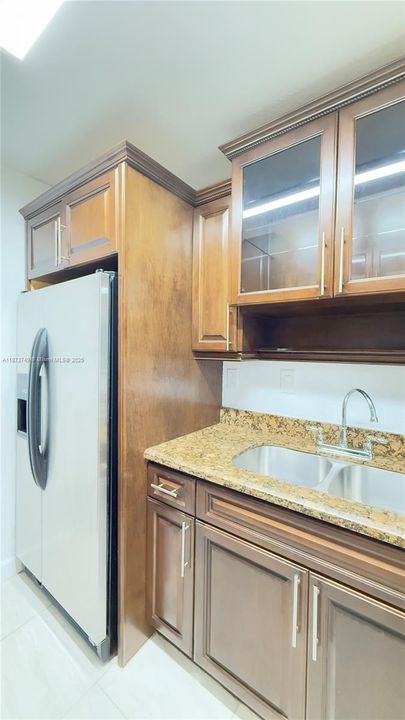 待售: $300,000 (2 贝兹, 2 浴室, 918 平方英尺)