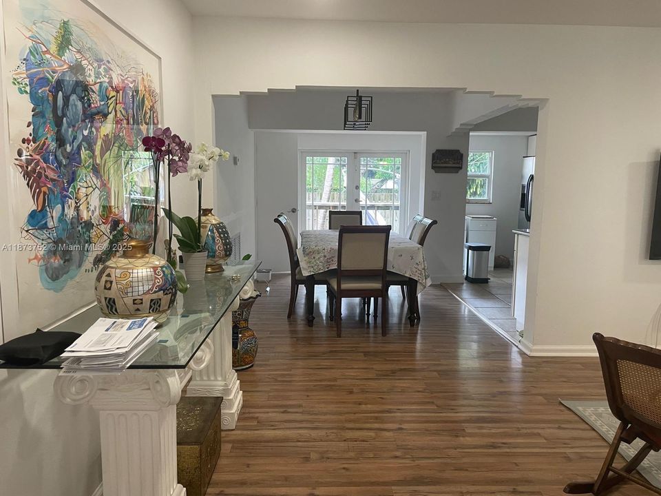 Recientemente alquilado: $2,600 (2 camas, 2 baños, 1183 Pies cuadrados)