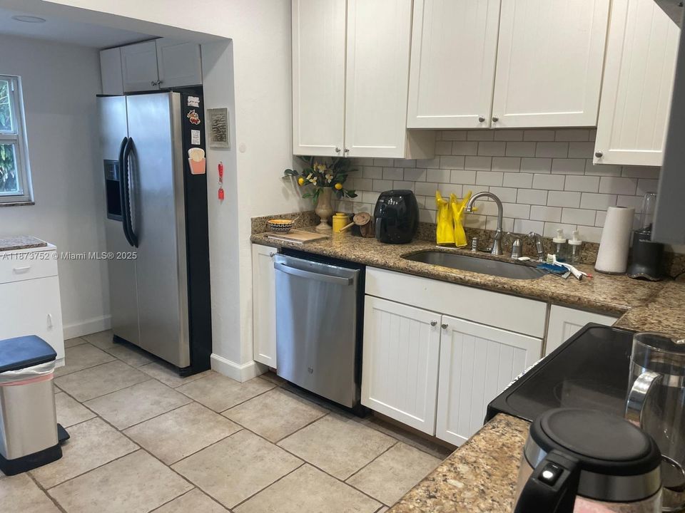 Recientemente alquilado: $2,600 (2 camas, 2 baños, 1183 Pies cuadrados)