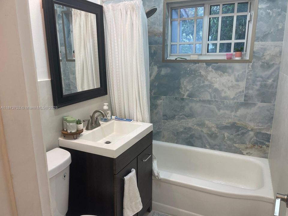 Recientemente alquilado: $2,600 (2 camas, 2 baños, 1183 Pies cuadrados)