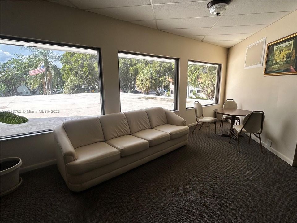 Active With Contract: $145,000 (2 beds, 2 baths, 1185 Square Feet)