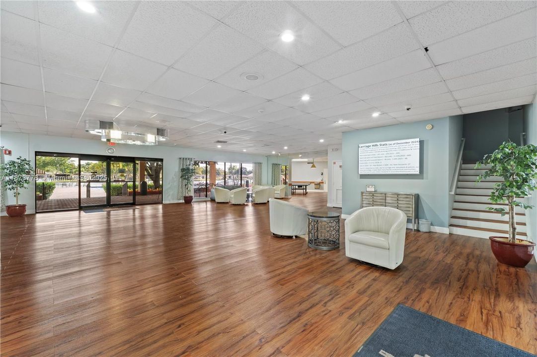 For Sale: $124,900 (1 beds, 1 baths, 730 Square Feet)