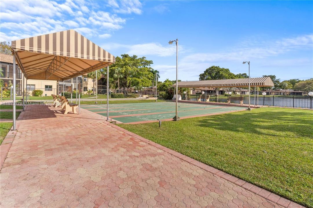 For Sale: $124,900 (1 beds, 1 baths, 730 Square Feet)