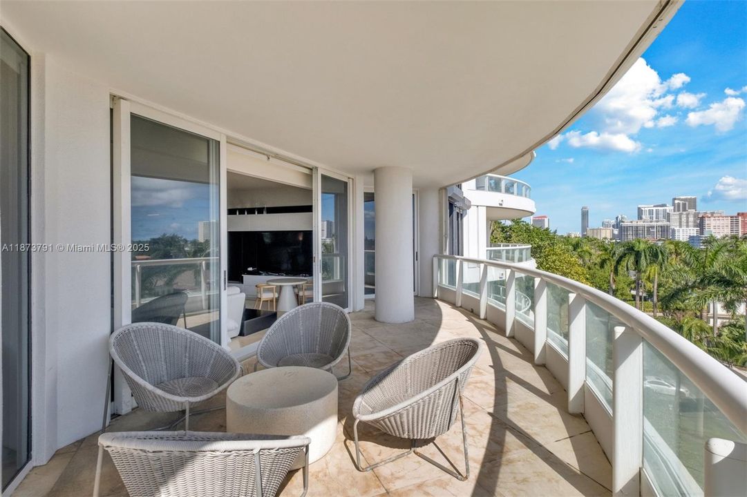 Active With Contract: $8,500 (3 beds, 3 baths, 2970 Square Feet)