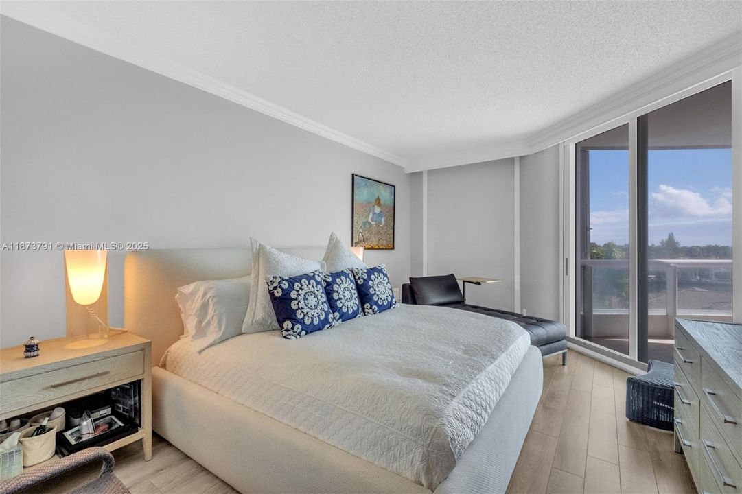 Active With Contract: $8,500 (3 beds, 3 baths, 2970 Square Feet)