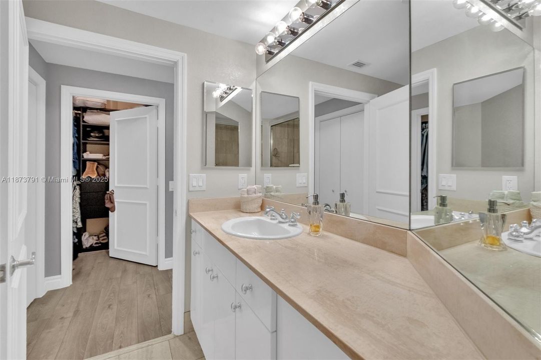 Active With Contract: $8,500 (3 beds, 3 baths, 2970 Square Feet)