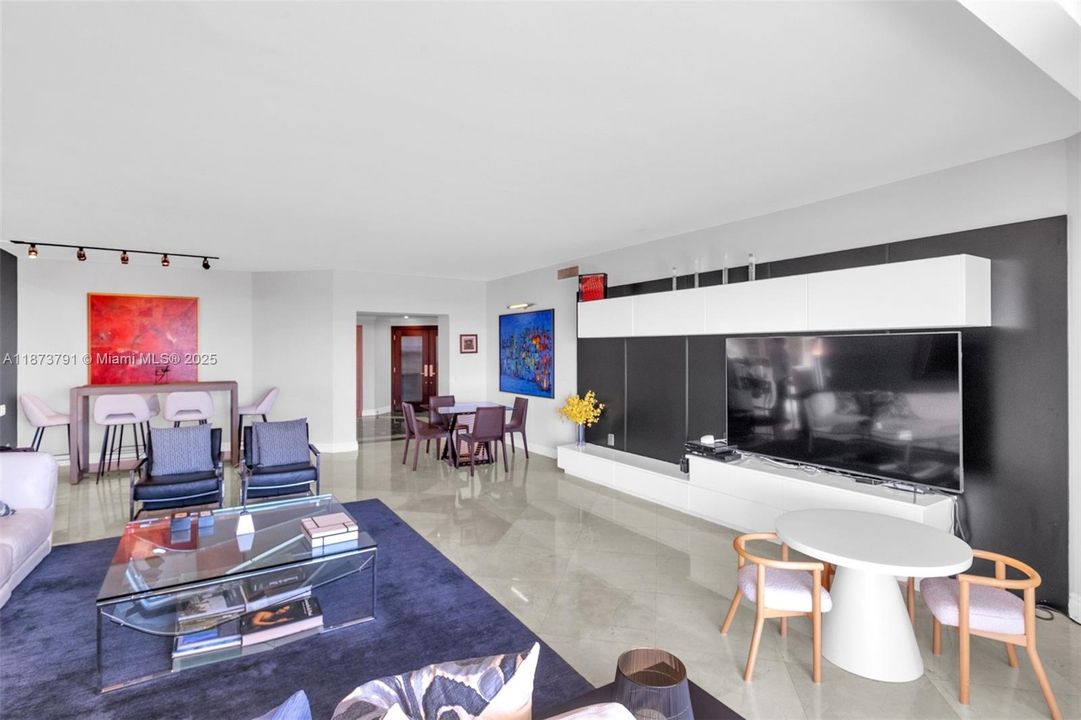 Active With Contract: $8,500 (3 beds, 3 baths, 2970 Square Feet)