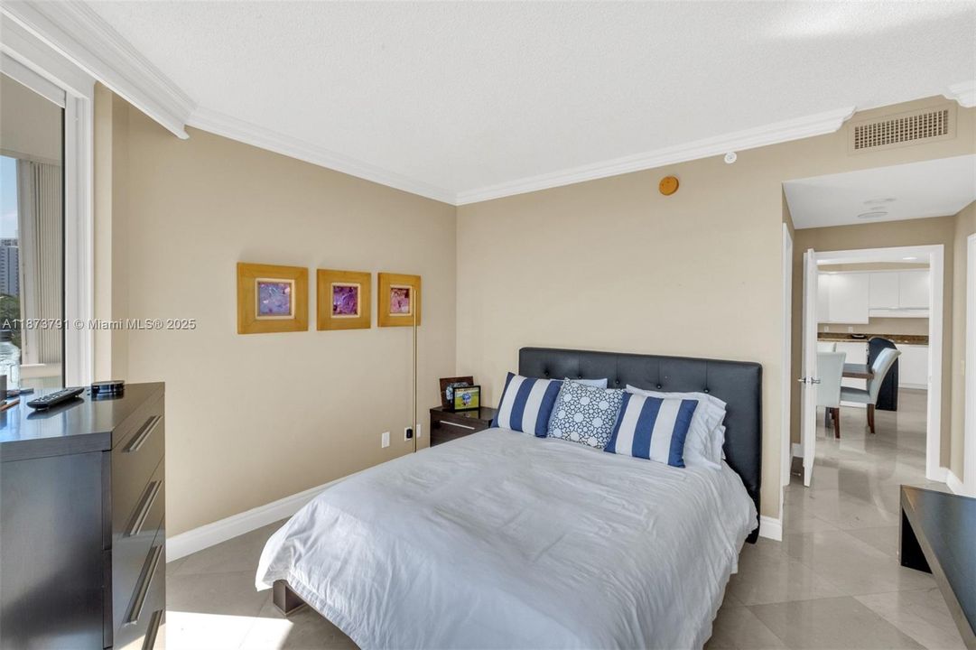 Active With Contract: $8,500 (3 beds, 3 baths, 2970 Square Feet)