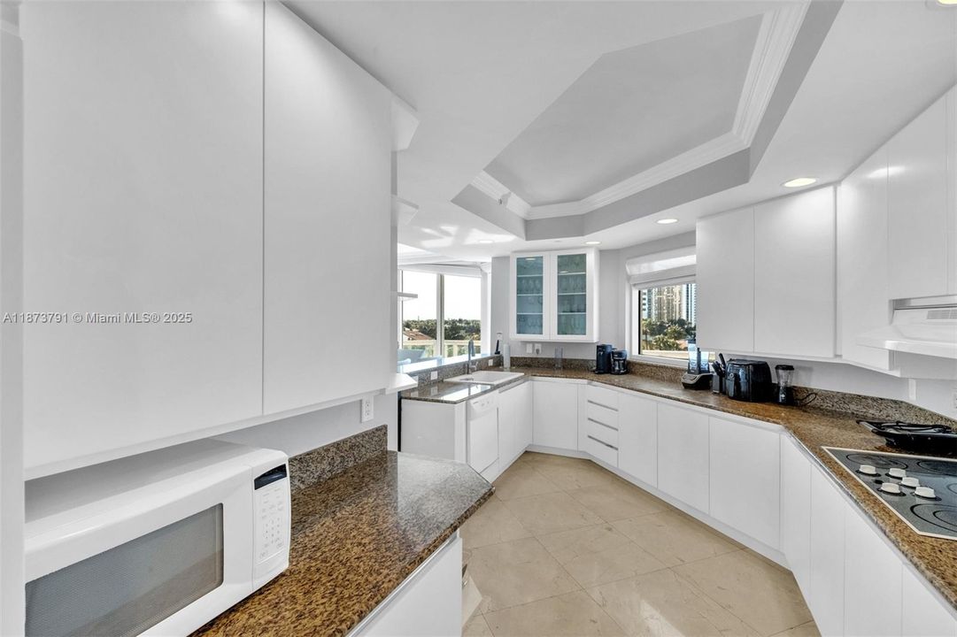 Active With Contract: $8,500 (3 beds, 3 baths, 2970 Square Feet)