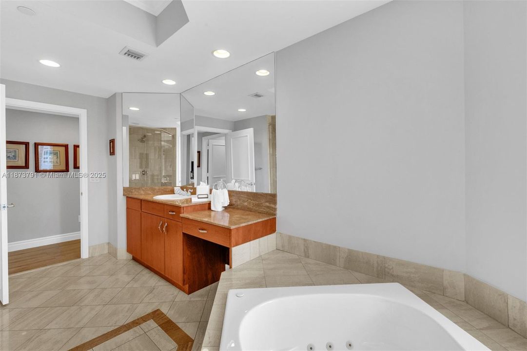 Active With Contract: $8,500 (3 beds, 3 baths, 2970 Square Feet)