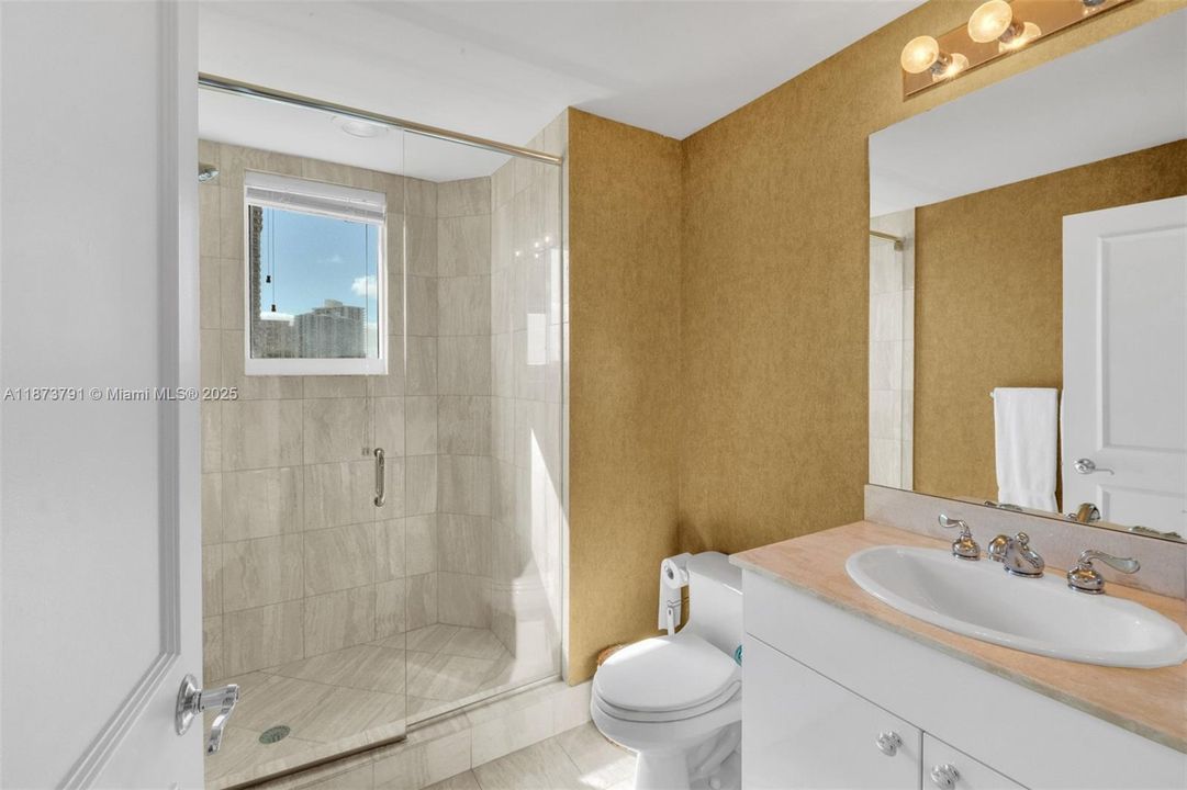 Active With Contract: $8,500 (3 beds, 3 baths, 2970 Square Feet)