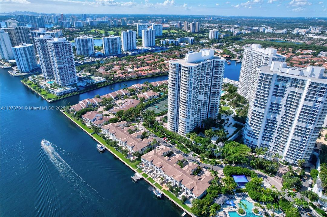 Active With Contract: $8,500 (3 beds, 3 baths, 2970 Square Feet)