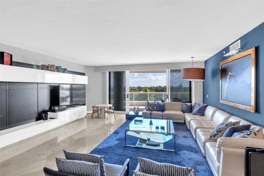 Active With Contract: $8,500 (3 beds, 3 baths, 2970 Square Feet)