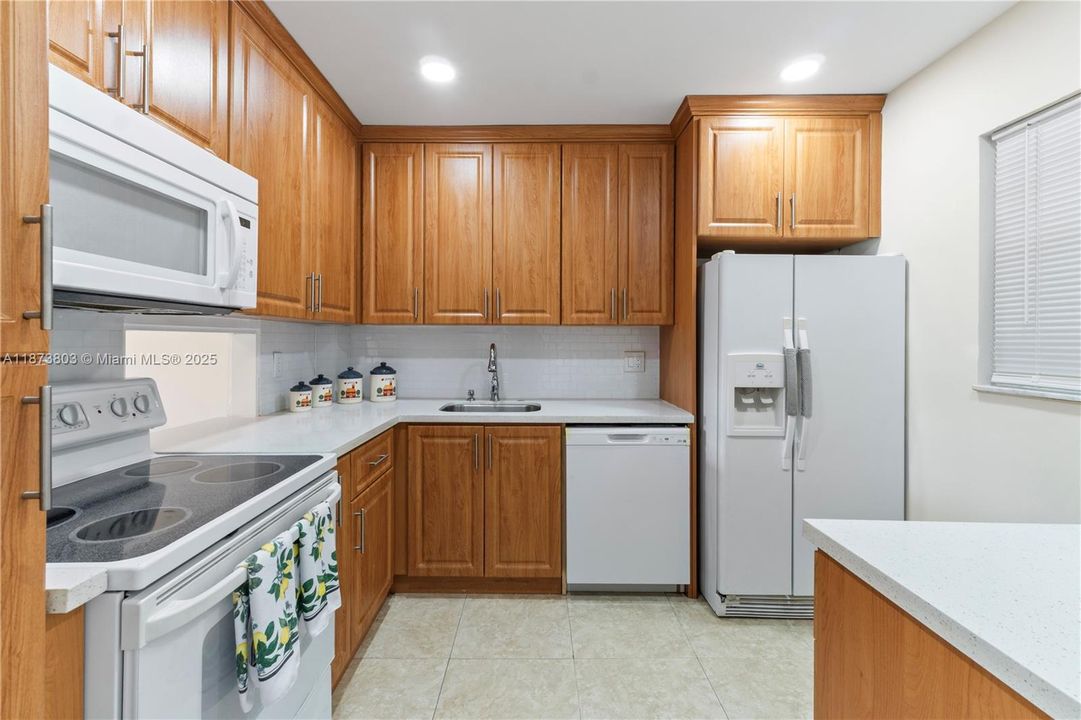 Beautiful upgraded kitchen
