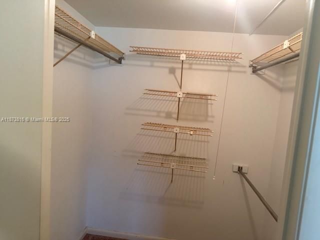 最近售出: $89,000 (2 贝兹, 2 浴室, 990 平方英尺)