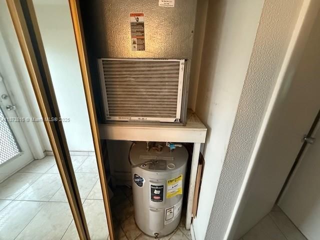 最近售出: $89,000 (2 贝兹, 2 浴室, 990 平方英尺)