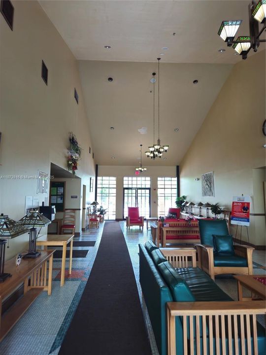 最近售出: $89,000 (2 贝兹, 2 浴室, 990 平方英尺)