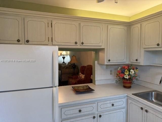 最近售出: $89,000 (2 贝兹, 2 浴室, 990 平方英尺)