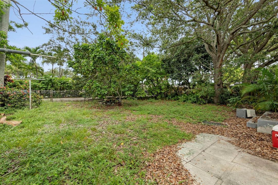 Recently Sold: $408,000 (3 beds, 1 baths, 1288 Square Feet)