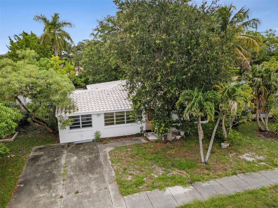 Recently Sold: $408,000 (3 beds, 1 baths, 1288 Square Feet)