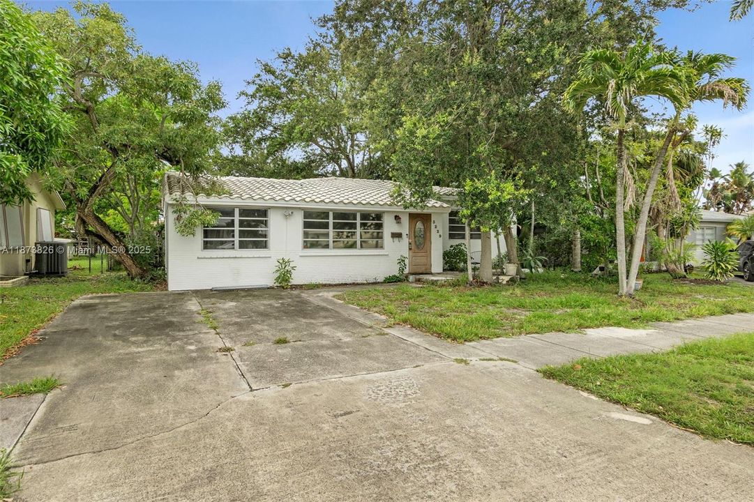 Recently Sold: $408,000 (3 beds, 1 baths, 1288 Square Feet)