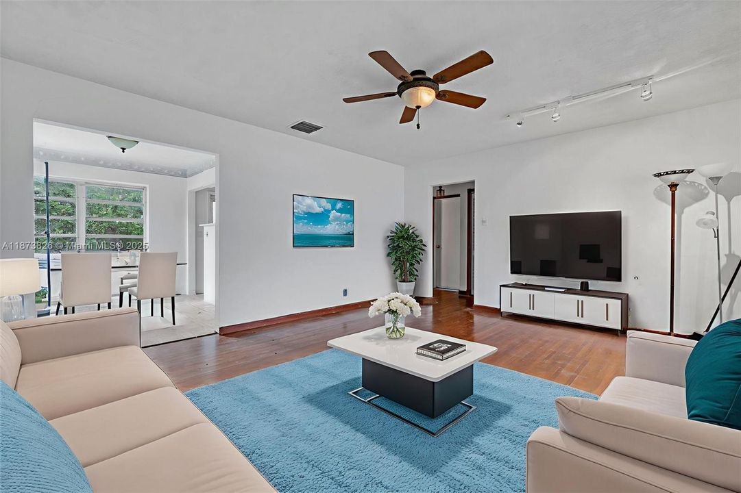 Recently Sold: $408,000 (3 beds, 1 baths, 1288 Square Feet)