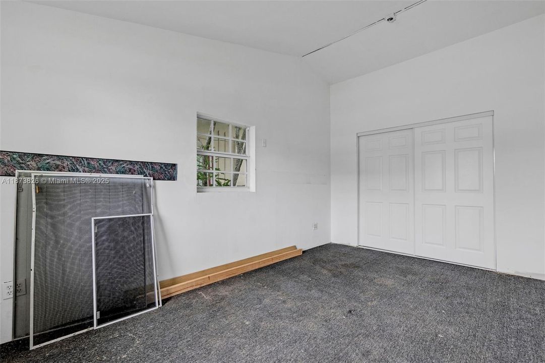 Recently Sold: $408,000 (3 beds, 1 baths, 1288 Square Feet)