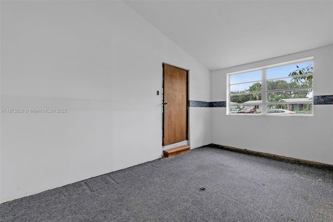 Recently Sold: $408,000 (3 beds, 1 baths, 1288 Square Feet)